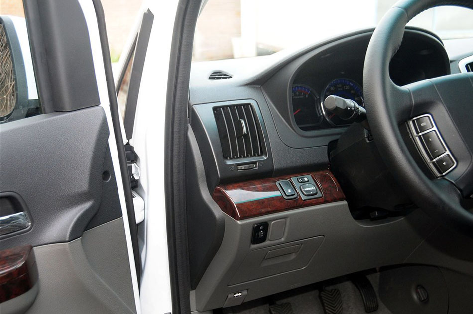 2014款 2.4L 商务型 内饰