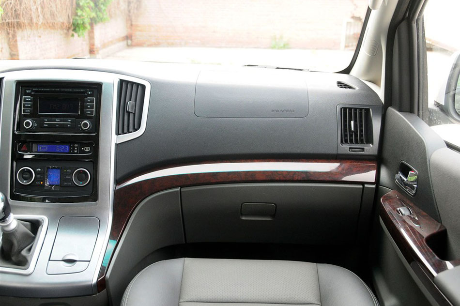 2014款 2.4L 商务型 内饰