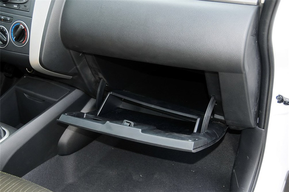 2014款 1.6L MT 手动炫酷版 内饰