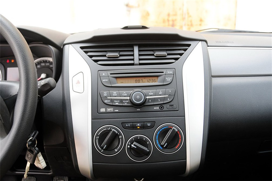 2014款 1.6L MT 手动炫酷版 内饰