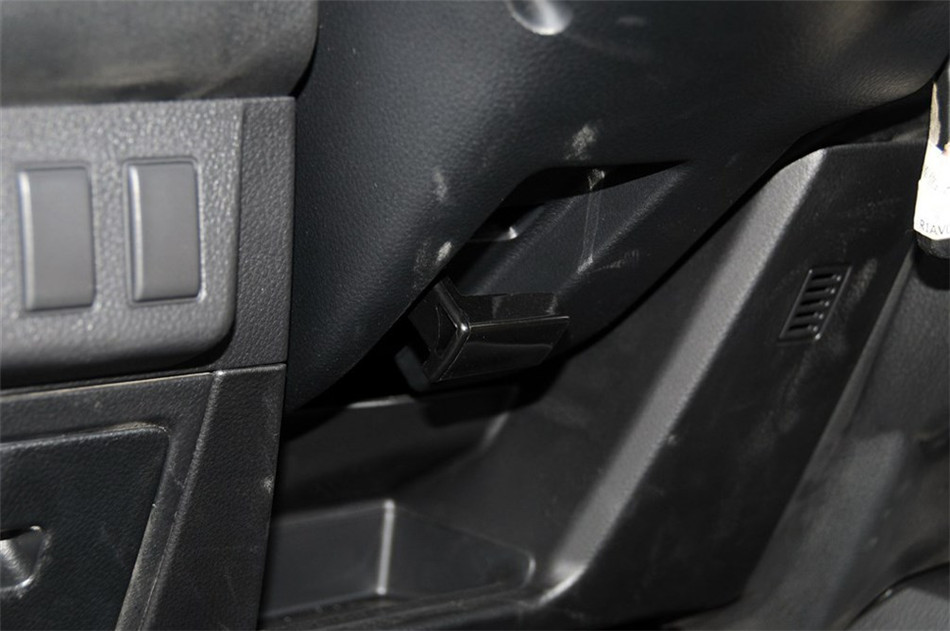 2014款 1.6L MT 手动炫酷版 内饰