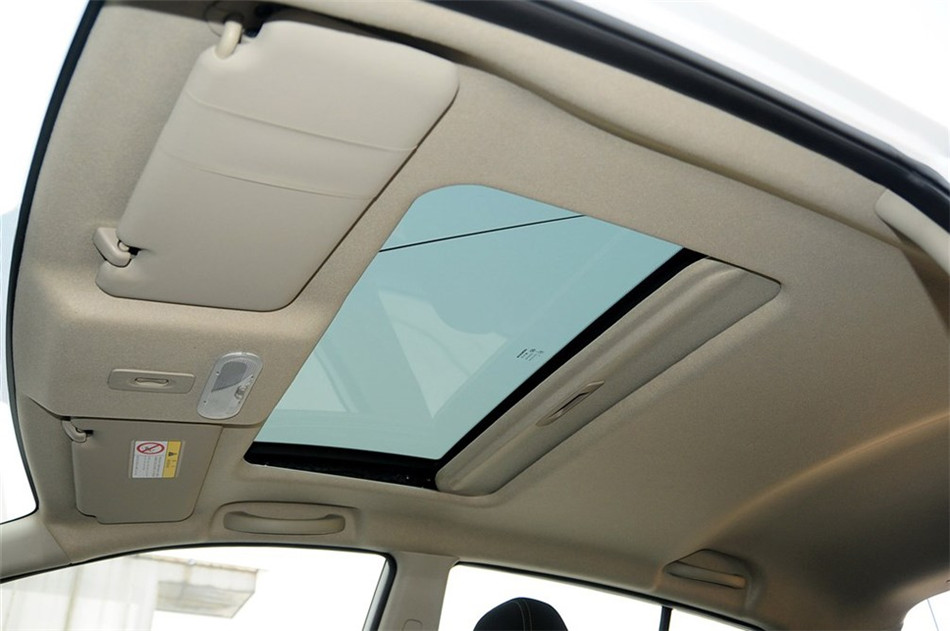 2014款 1.6L MT 手动炫酷版 座椅空间