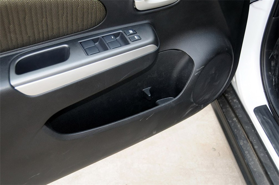 2014款 1.6L MT 手动炫酷版 座椅空间