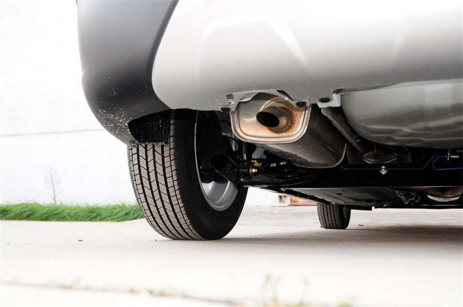 2014款 1.6L MT 手动炫酷版 引擎底盘