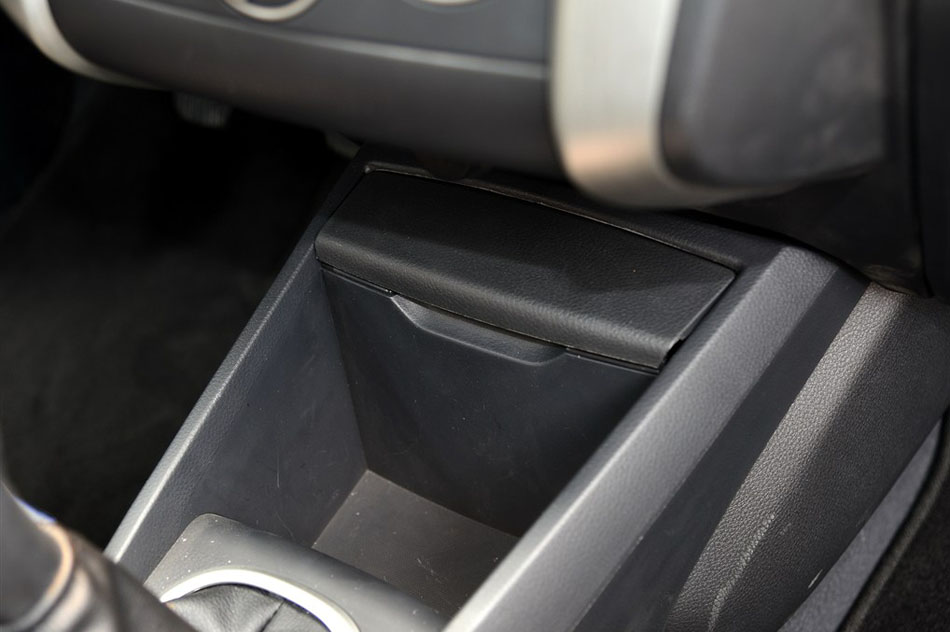 2015款 1.6L 手动北斗导航版 内饰