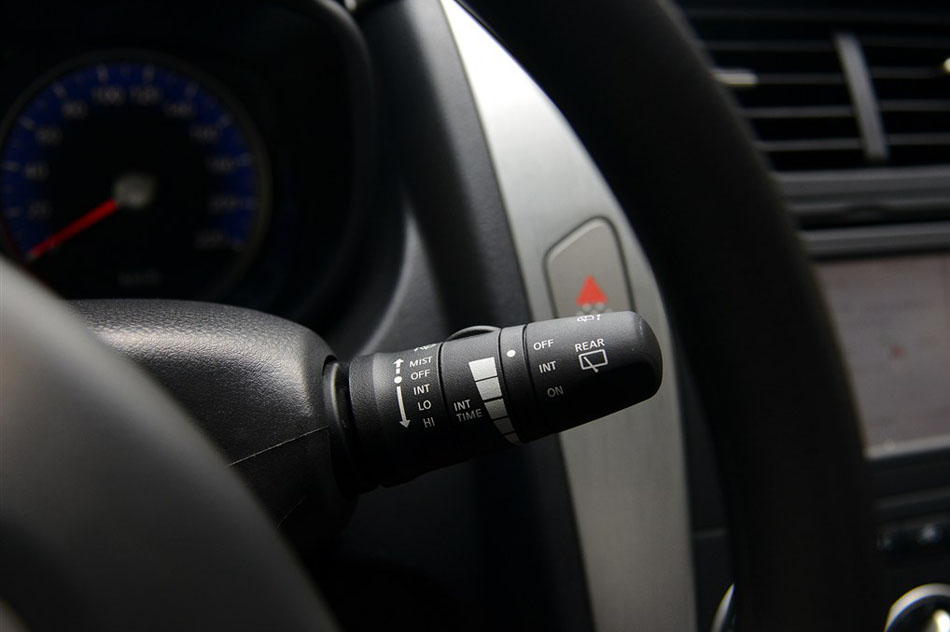 2015款 1.6L 手动北斗导航版 内饰