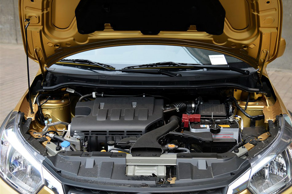 2015款 1.6L 手动北斗导航版 引擎底盘