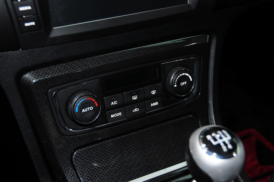 2013款 MT两驱豪华型 内饰
