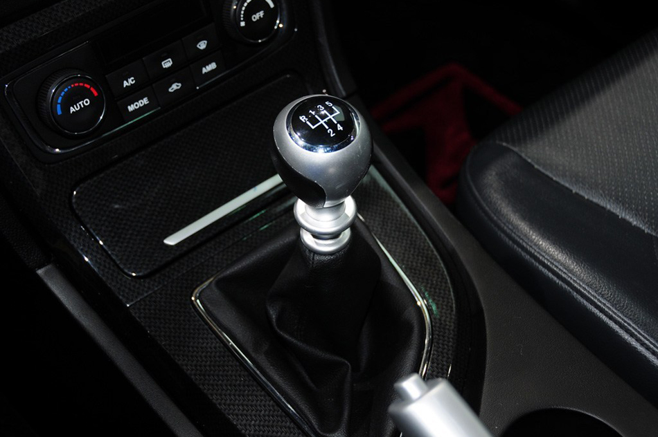 2013款 MT两驱豪华型 内饰