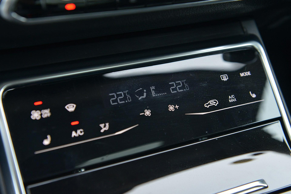 2019款 1.5T 自动尊贵型 内饰