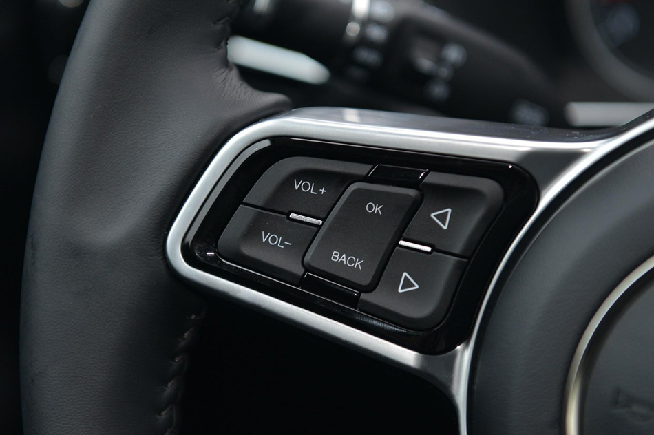 2019款 1.5T 自动尊贵型 内饰