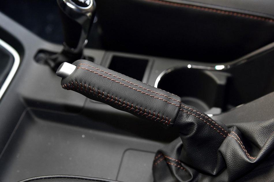 2018款 40L 2.0T 手动柴油四驱尊贵版 内饰