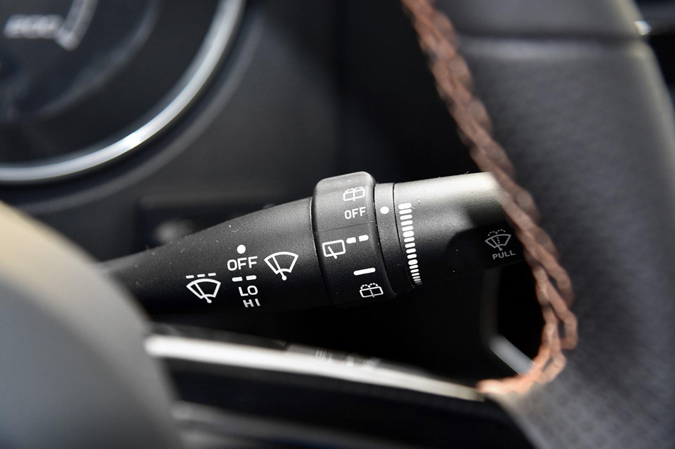 2018款 40L 2.0T 手动柴油四驱尊贵版 内饰