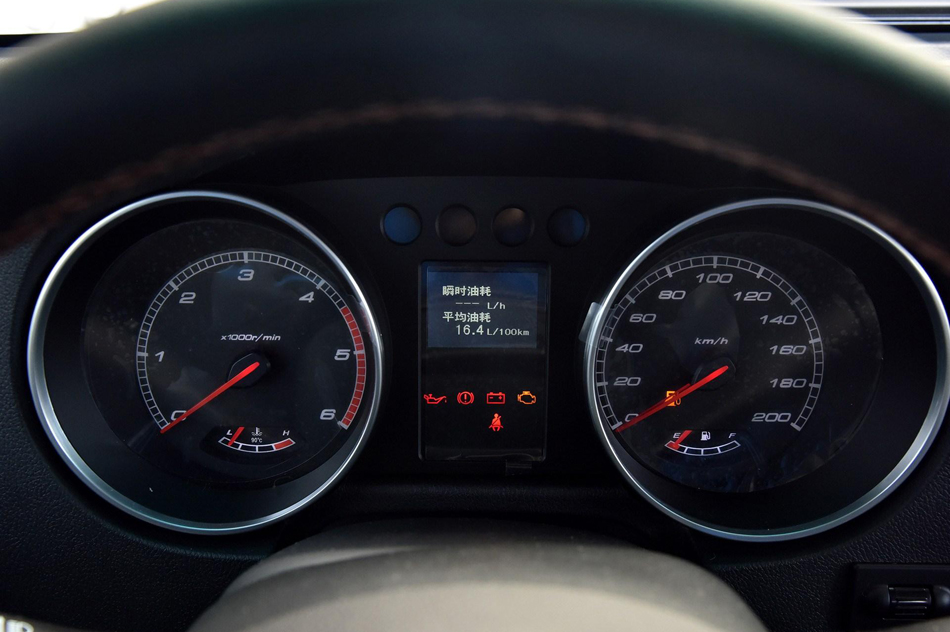 2018款 40L 2.0T 手动柴油四驱尊贵版 内饰