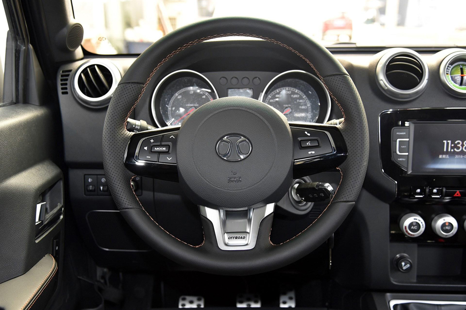 2018款 40L 2.0T 手动柴油四驱尊贵版 内饰