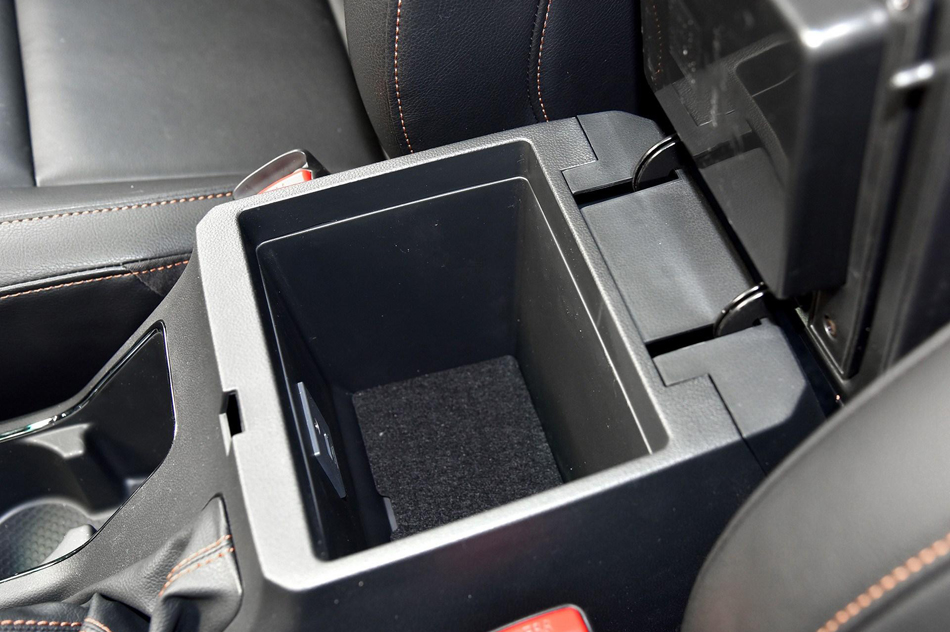 2018款 40L 2.0T 手动柴油四驱尊贵版 座椅空间