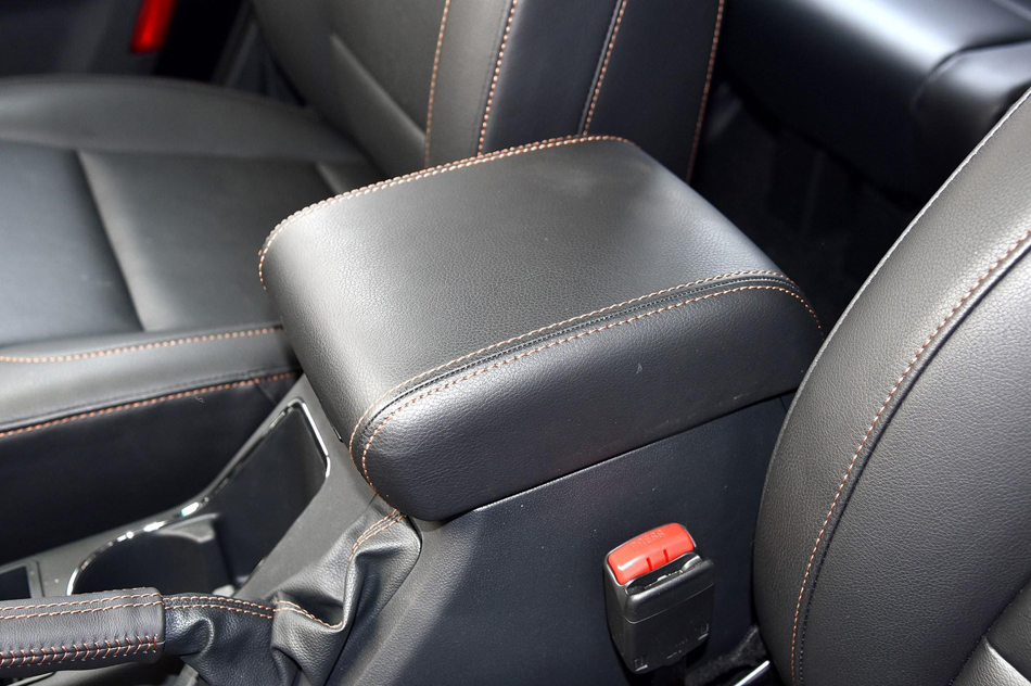 2018款 40L 2.0T 手动柴油四驱尊贵版 座椅空间