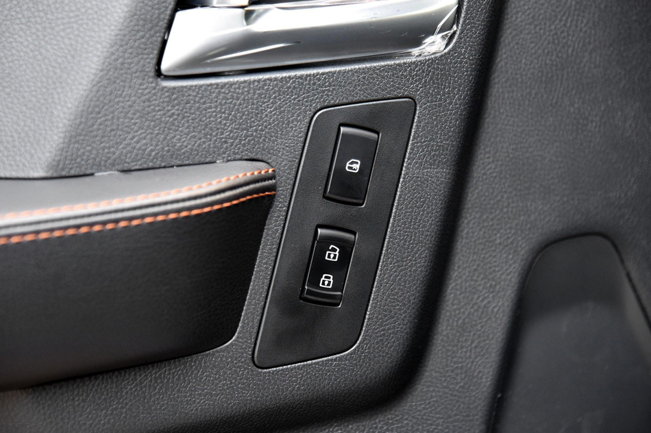 2018款 40L 2.0T 手动柴油四驱尊贵版 座椅空间