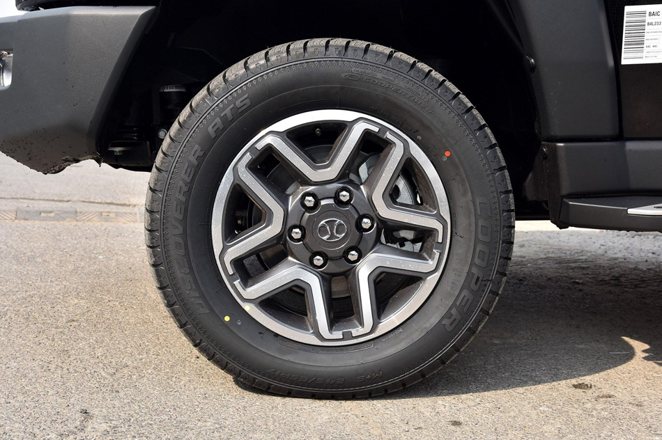 2018款 40L 2.0T 手动柴油四驱尊贵版 细节