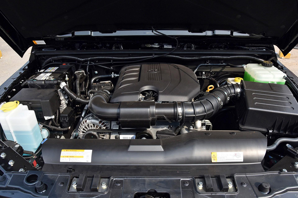 2018款 40L 2.0T 手动柴油四驱尊贵版 引擎底盘