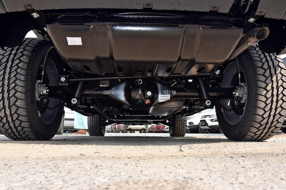 2018款 40L 2.0T 手动柴油四驱尊贵版 引擎底盘