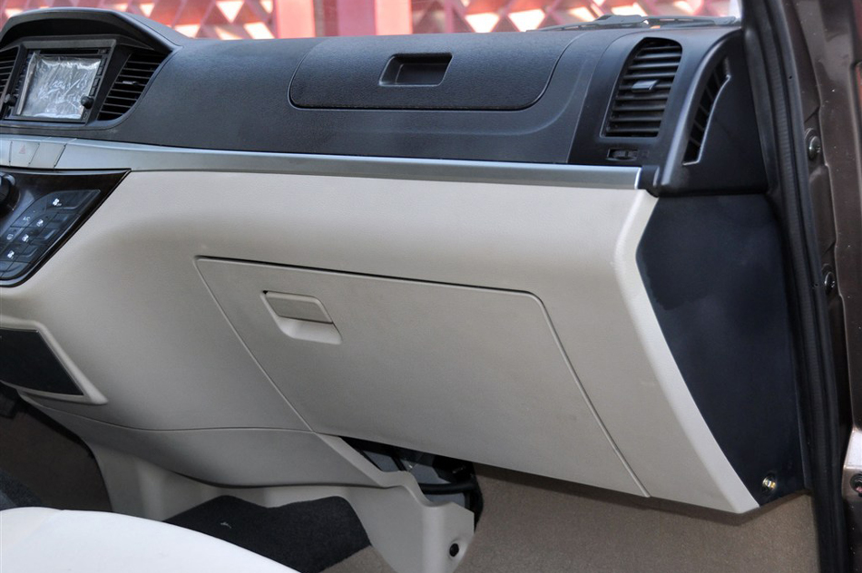 2013款 2.7L尊贵版 内饰