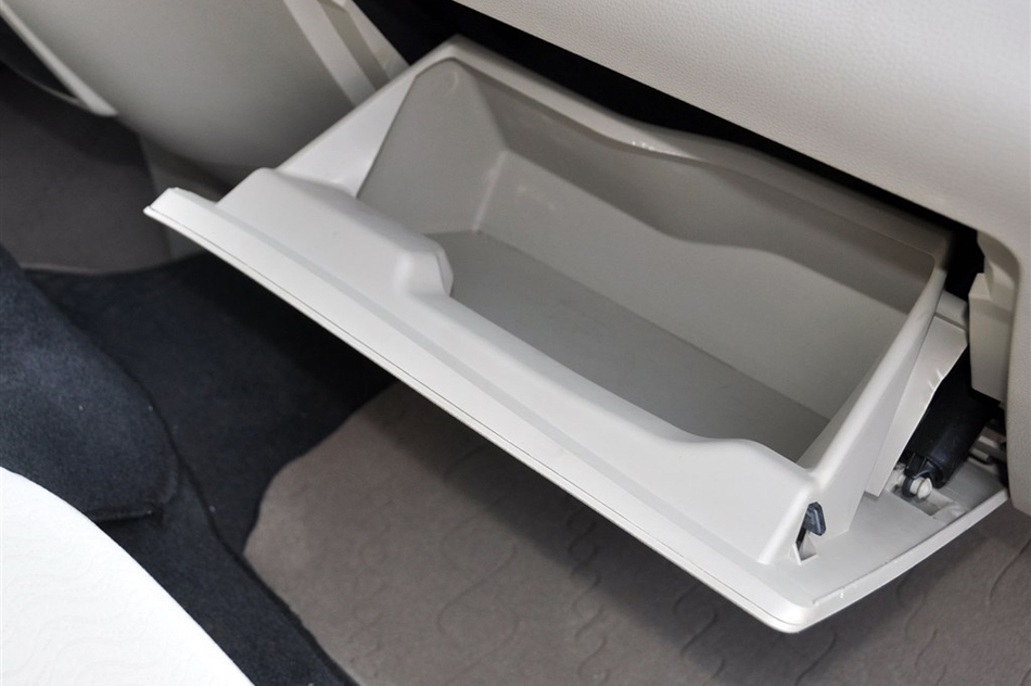 2013款 2.7L尊贵版 内饰