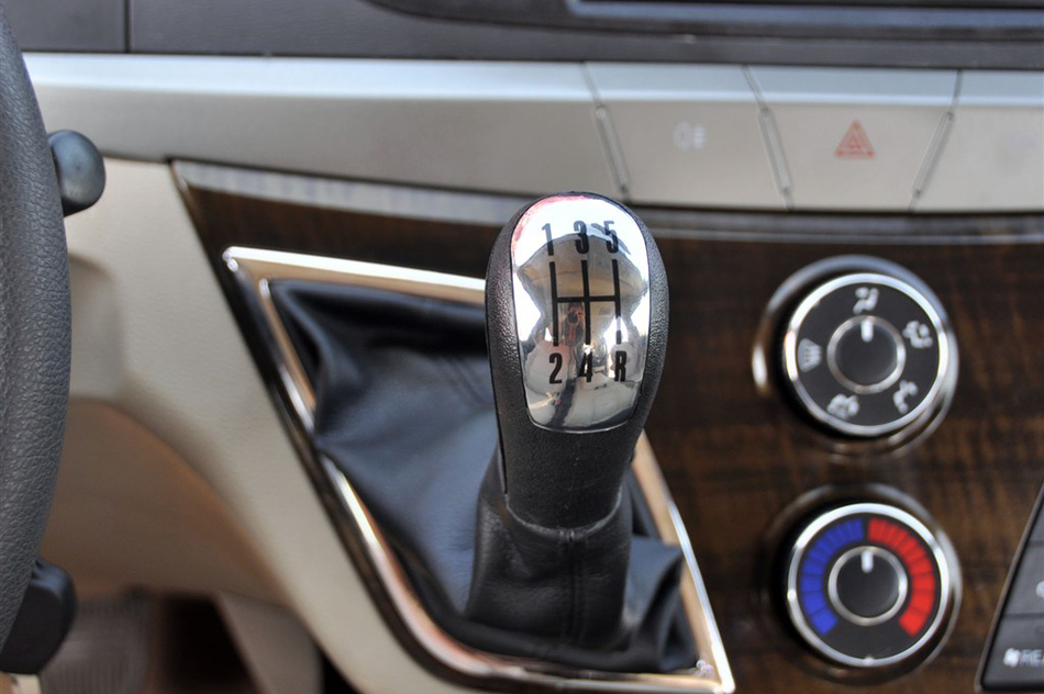 2013款 2.7L尊贵版 内饰