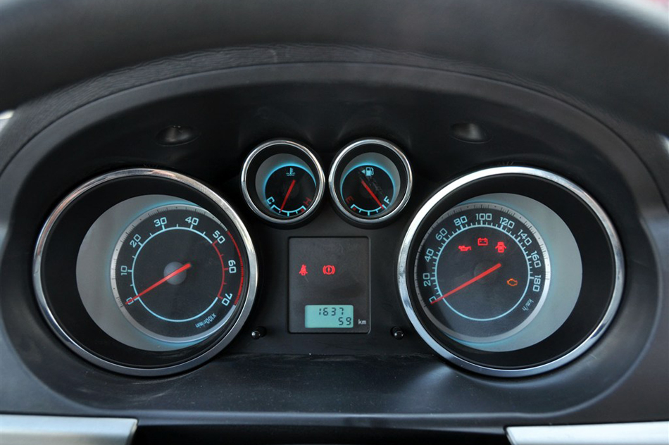 2013款 2.7L尊贵版 内饰