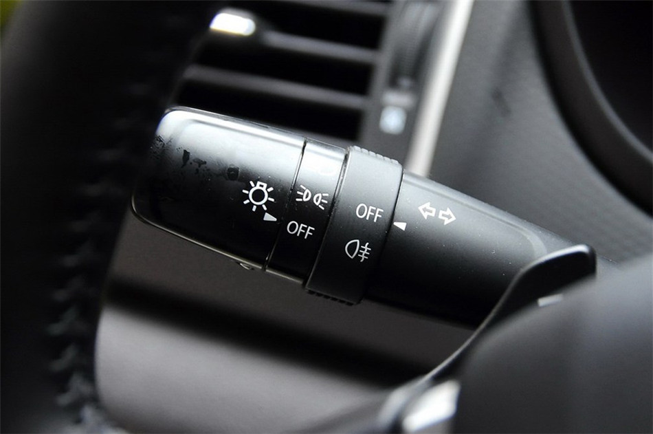 2014款 1.6L CVT尊贵型 内饰