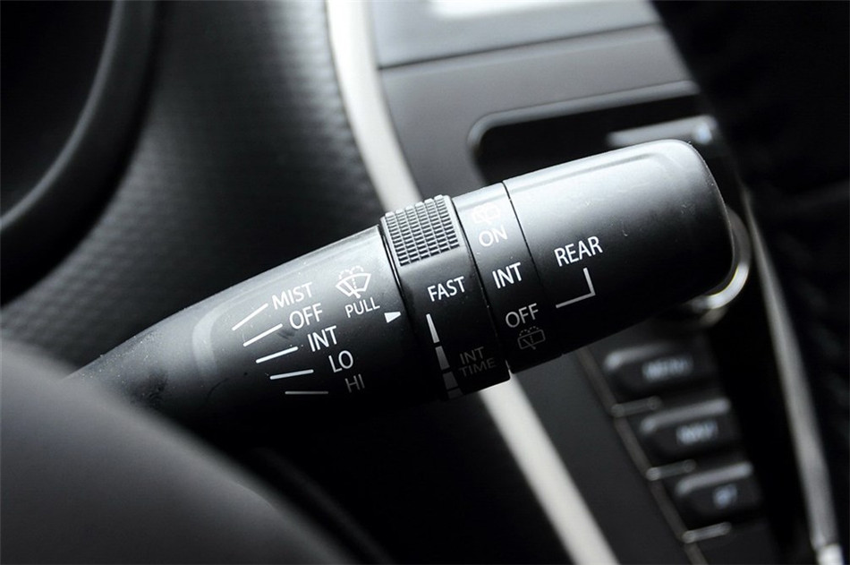 2014款 1.6L CVT尊贵型 内饰