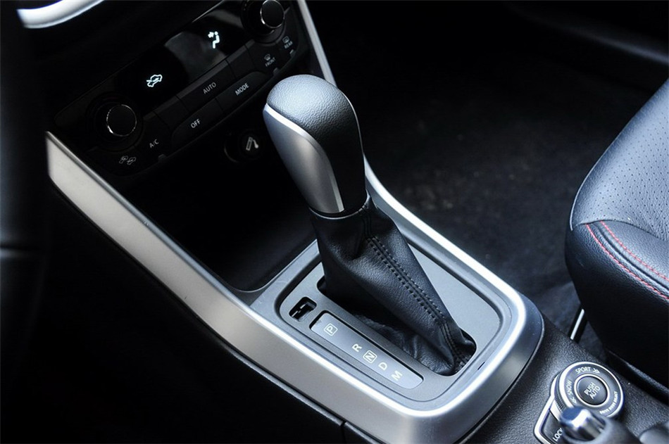 2014款 1.6L CVT尊贵型 内饰