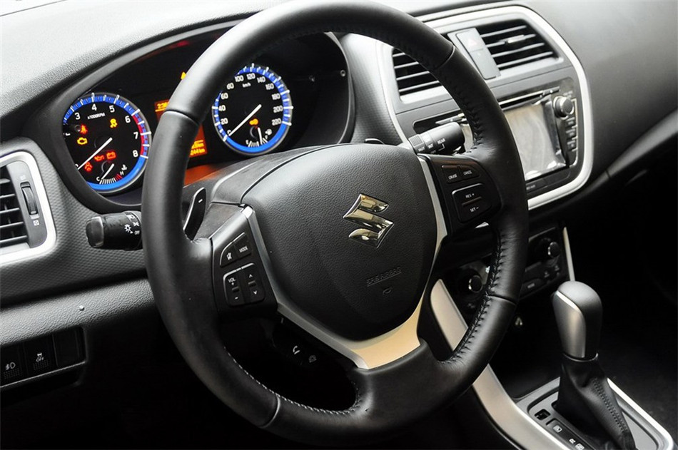 2014款 1.6L CVT尊贵型 内饰