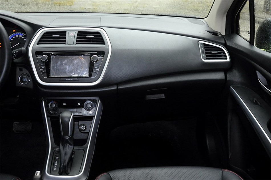 2014款 1.6L CVT尊贵型 内饰