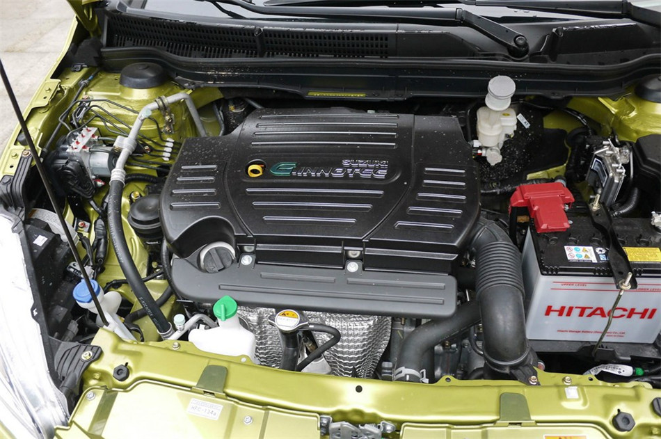 2014款 1.6L CVT尊贵型 引擎底盘