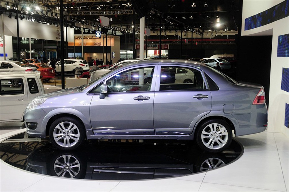 2014款利亚纳A6三厢1.5L自动梦想型