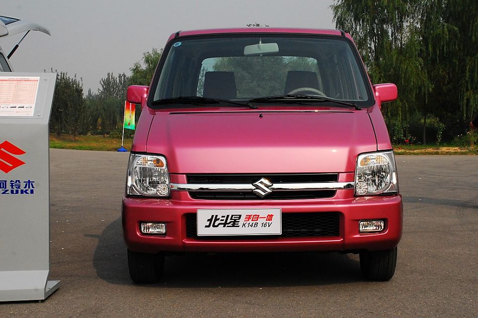 昌河铃木手自一体版北斗星外观