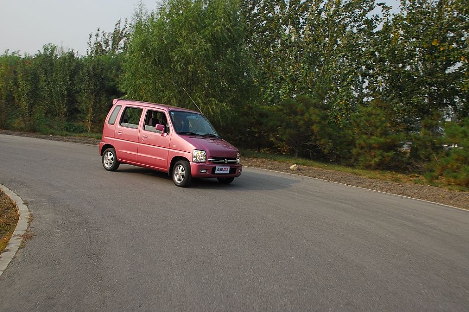 昌河铃木手自一体版北斗星外观