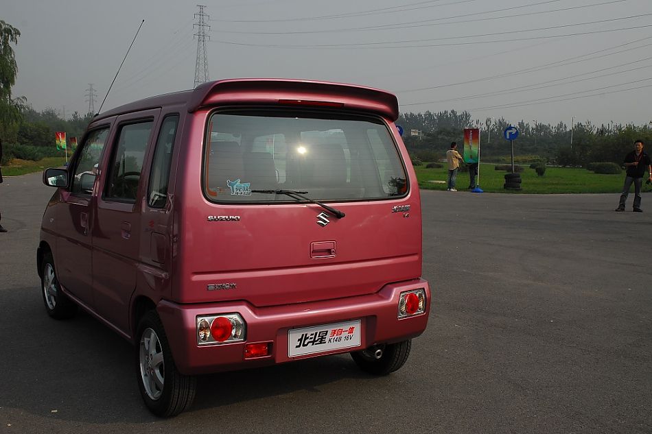 昌河铃木手自一体版北斗星外观