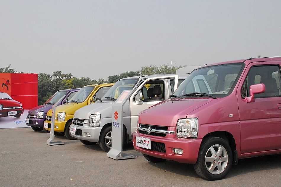 昌河铃木手自一体版北斗星外观