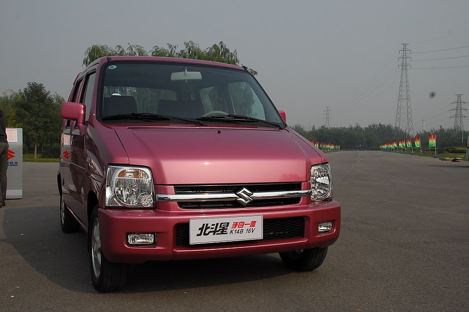 昌河铃木手自一体版北斗星外观