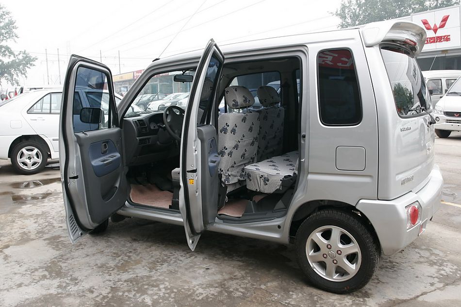 昌河铃木北斗星外观