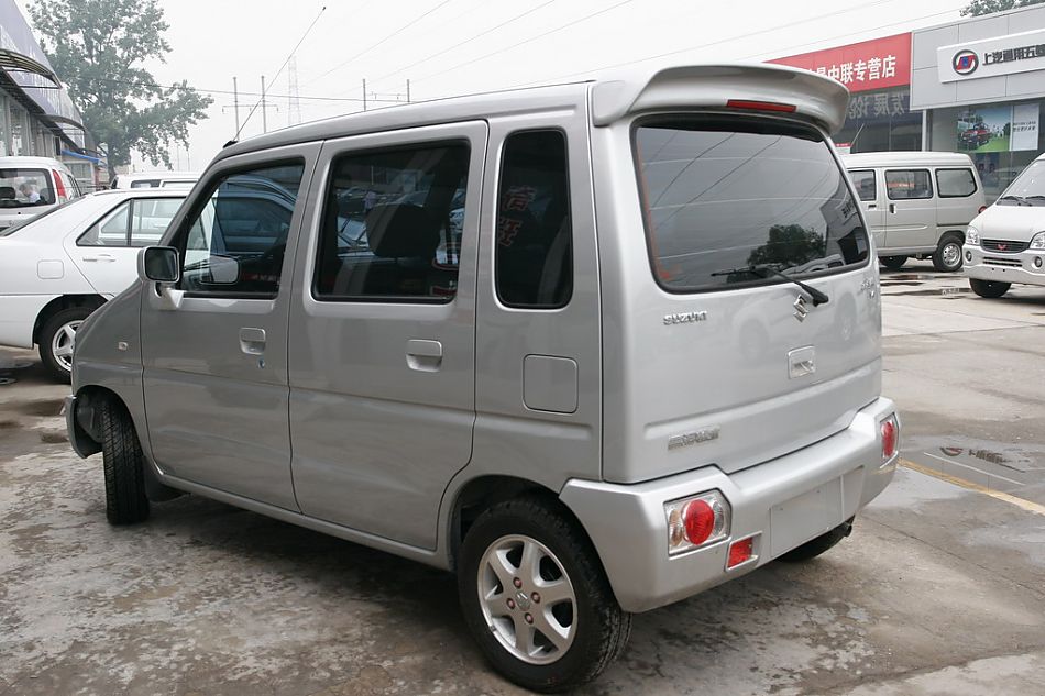 昌河铃木北斗星外观