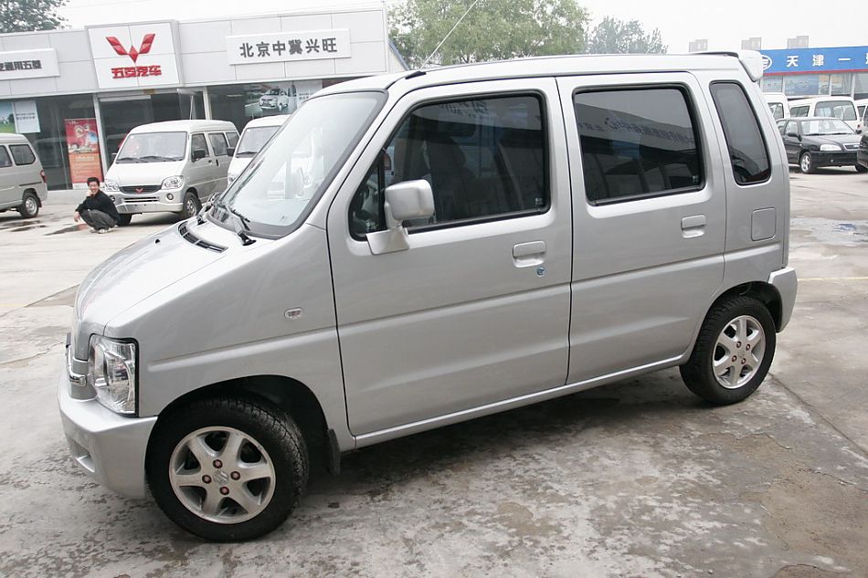 昌河铃木北斗星外观