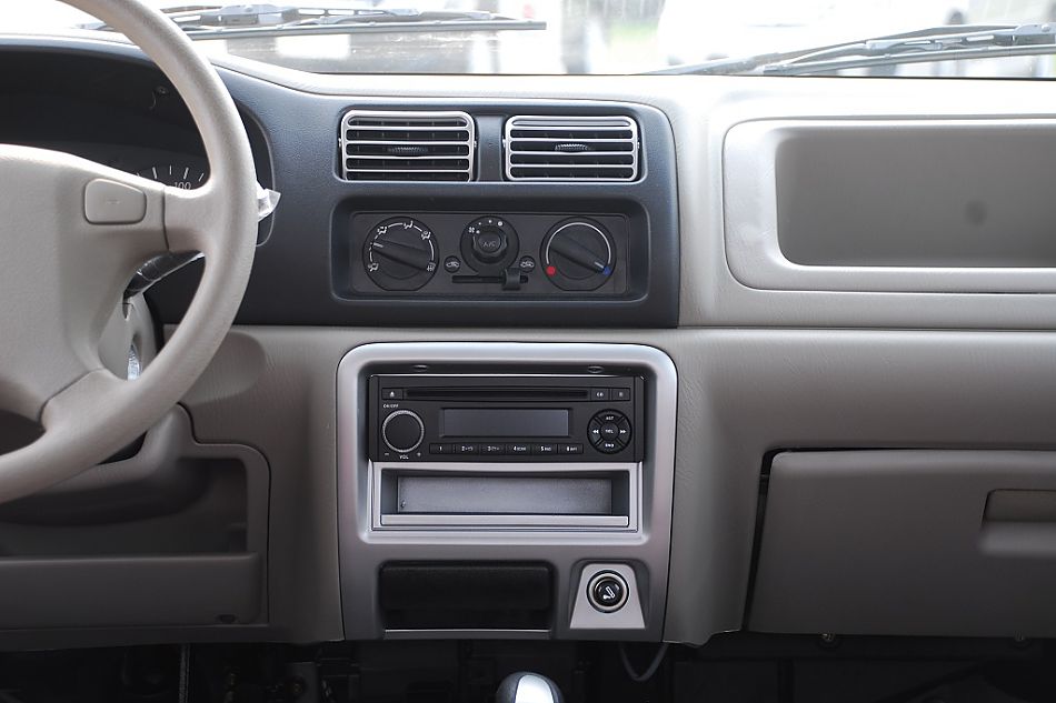 昌河铃木手自一体版北斗星内饰