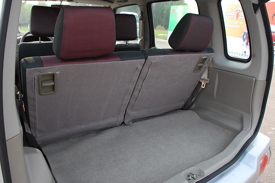 昌河铃木手自一体版北斗星内饰