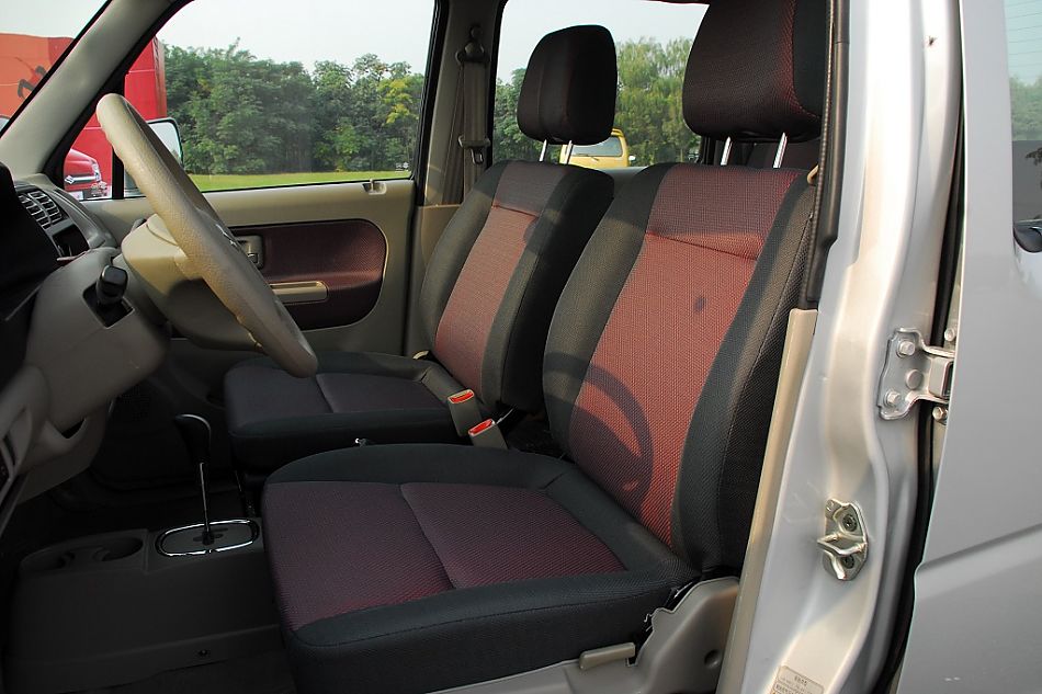 昌河铃木手自一体版北斗星内饰