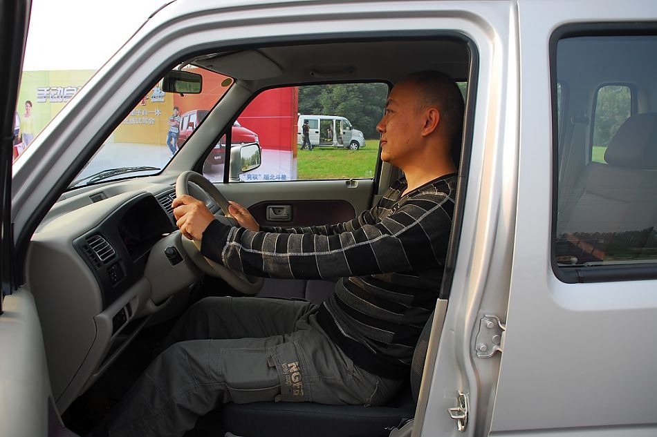 昌河铃木手自一体版北斗星内饰