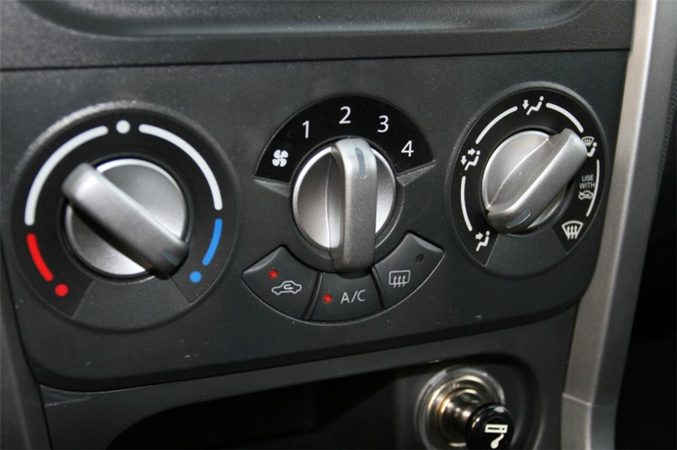 2013款 北斗星 X5 1.4L MT 豪华型