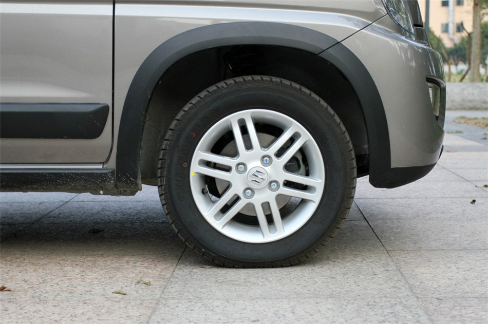 2013款 北斗星 X5 1.4L MT 豪华型